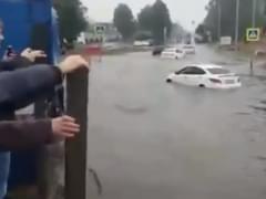 Жара захлестнула Европу: в Германии 43°C, в Париже и Риме туристы спасаются мороженым и фонтанами - «Новости»