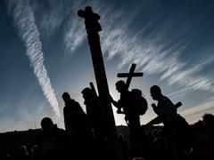 Закон о запрете паломнических туров подписан Путиным; турфирмам разрешили остаться - «Новости»