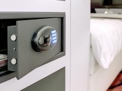 Неудачное селфи: два туриста погибли, один в больнице - «Новости»