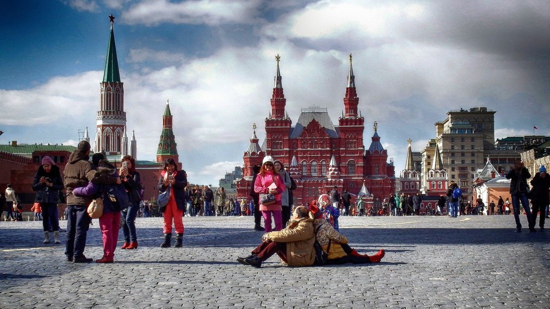 Москва красная площадь туристы