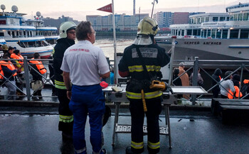 Один человек погиб при пожаре на теплоходе в Петербурге - «Новости туризма»