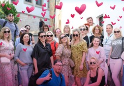 Отель в Венгрии предлагают лишить лицензии после выселения российских туристов - «Новости Туризма»