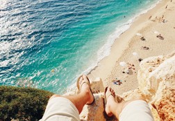 Всю ночь колесили по Турции: что рассказывают российские подростки, которых выселили из отеля в Кемере - «Новости Туризма»